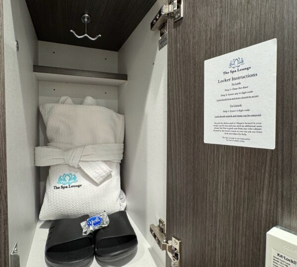 lehi-complimentary locker-robe-showers